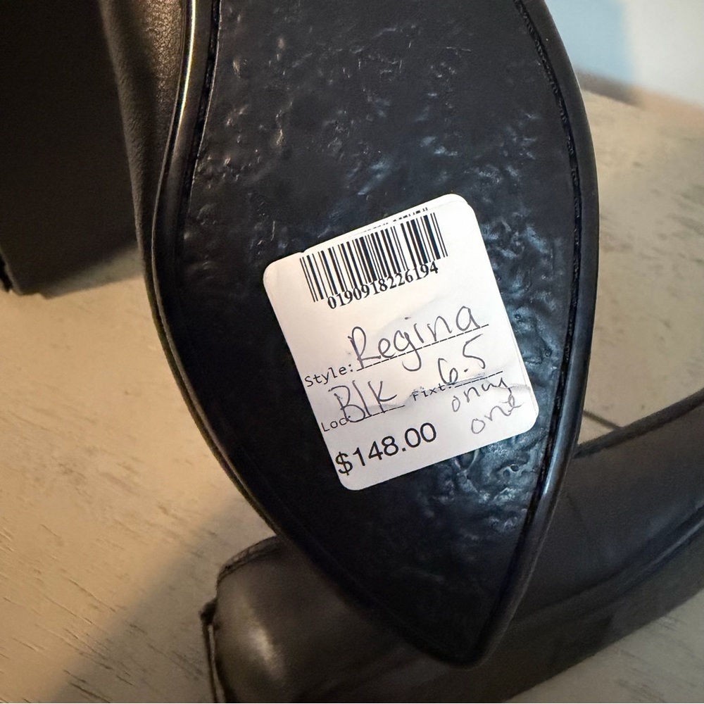 $148 NIB Frye 6.5 Black Regina Italian Leather Flats Round Toe Padded Insoles - Picture 6 of 6